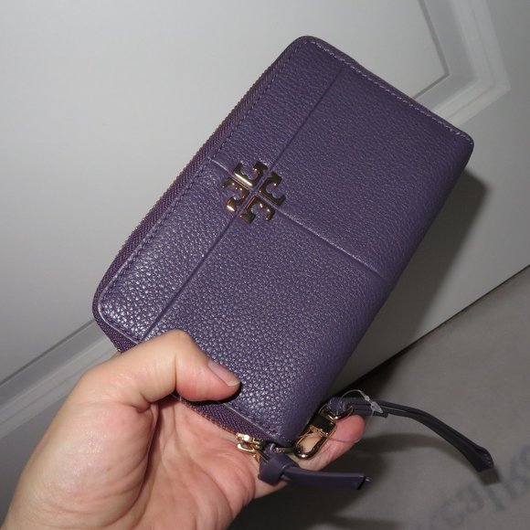 Tory Burch Wristlet In Nightshade Leather - Picture 10 of 12